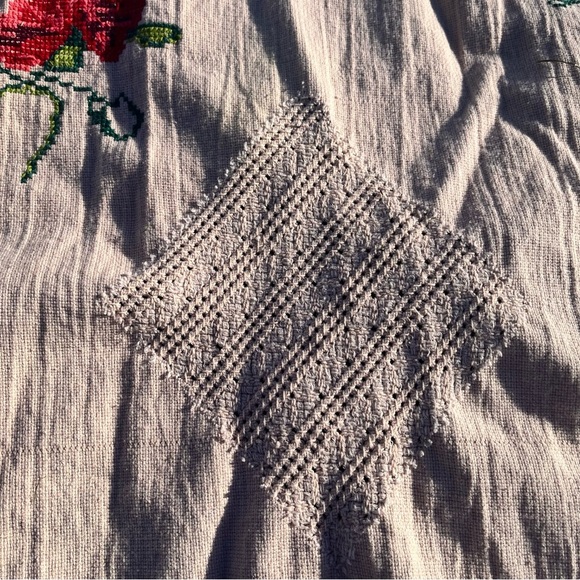 Vtg Beige Handmade Cross Stich Blue Yellow Red Flowers Linen Table Cloth 54x94” - Picture 6 of 12